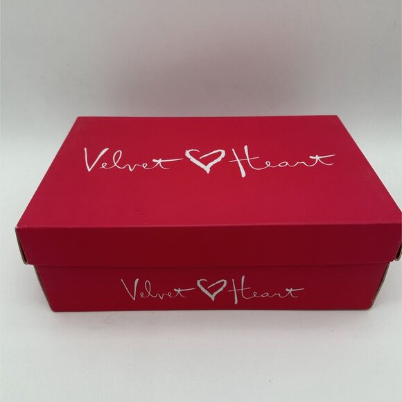 Womens Velvet Heart Fuchsia Satin Heels With Bow Detail Size 11 - Picture 8 of 8